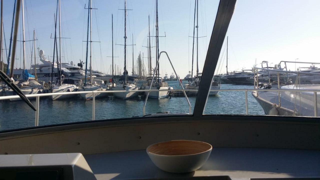 Ferretti 36 ' Bateau A Quai Vieux-Port Cannes Festival La Croisette Exterior foto