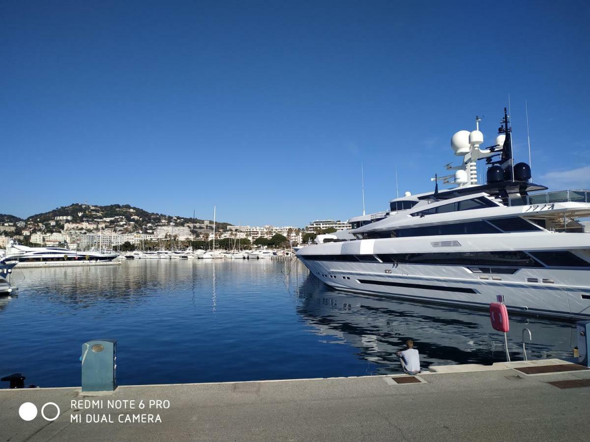 Ferretti 36 ' Bateau A Quai Vieux-Port Cannes Festival La Croisette Exterior foto